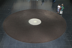 SIN TÍTULO (registro de la instalación en el Museo Nacional de Bellas Artes, Santiago, Chile)