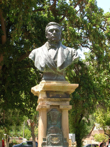 MONUMENTO A MANUEL MONTT MONUMENTO A MANUEL MONTT