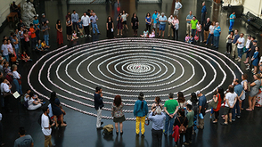 EL VIAJE HACIA TÍ, ACTO POÉTICO V (registro de intervención en el Museo Nacional de Bellas Artes, Santiago, Chile)