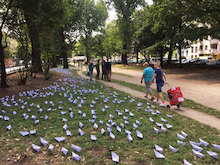 1146 PAPER BOATS (vista de la intervención realizada en Berlín, Alemania)